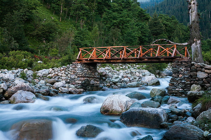 4-Day Scenic Kashmir Valley Tour with Dal Lake and Mughal Gardens