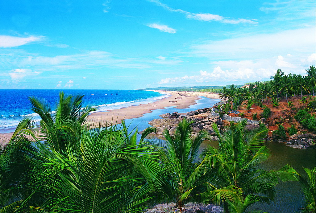 5 Nights 6 Days Premium Kerala Tour: Kochi, Munnar, Thekkady, Alleppey