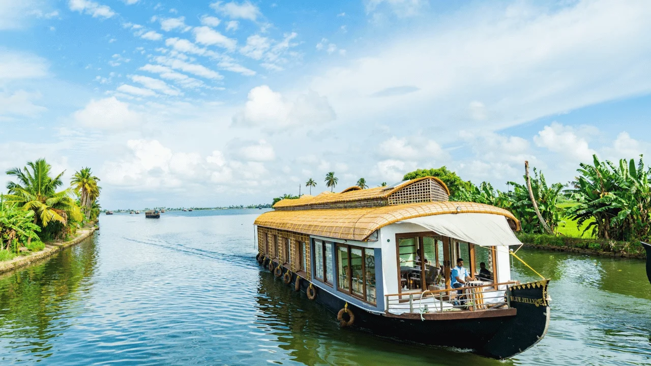 Munnar - Kovalam Kerala Tour Package 4 Night 5 Days
