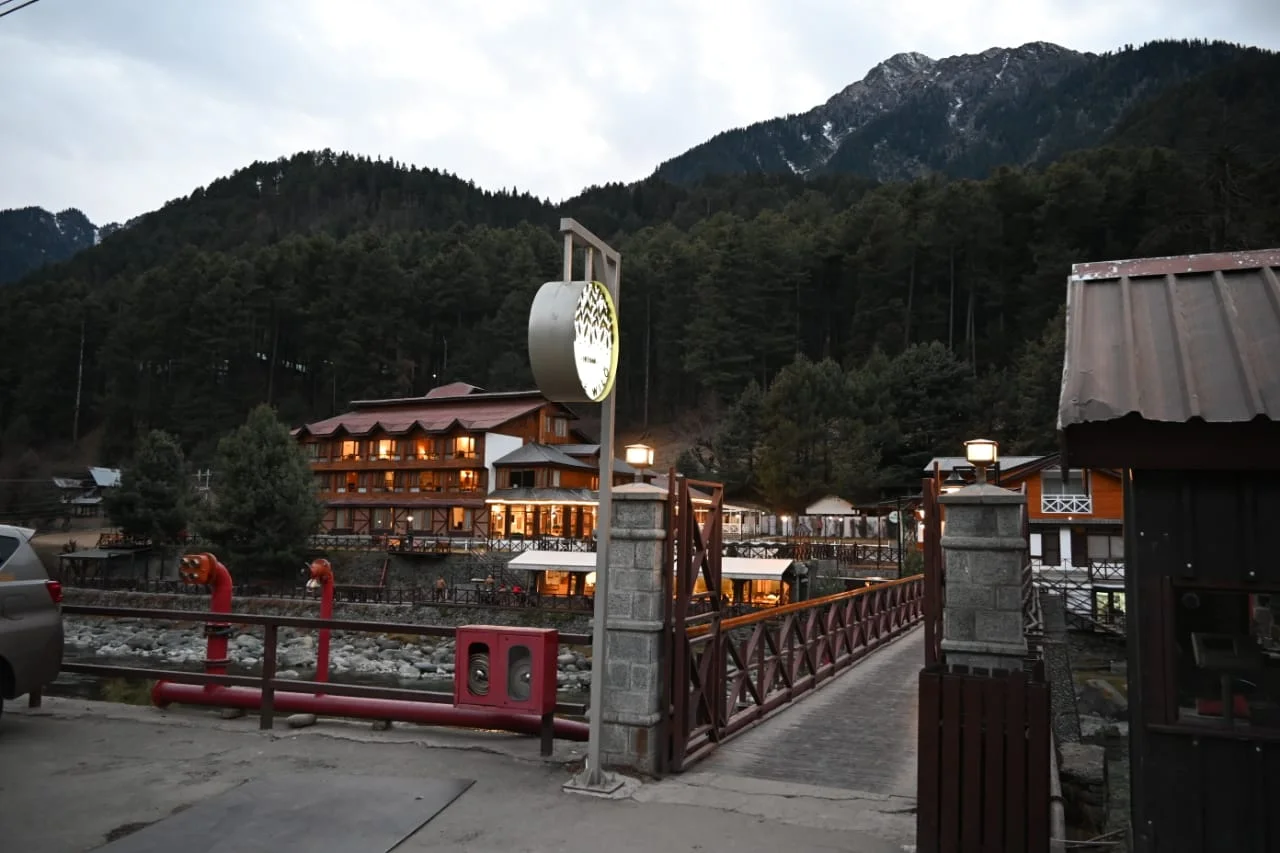 KASHMIR SNOW TOURS