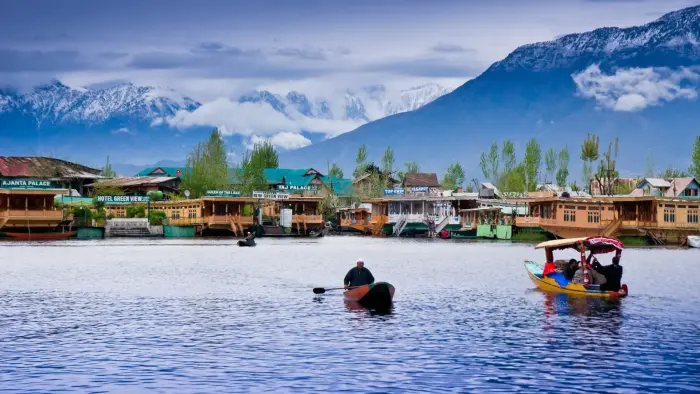 Summer Escape To Kashmir