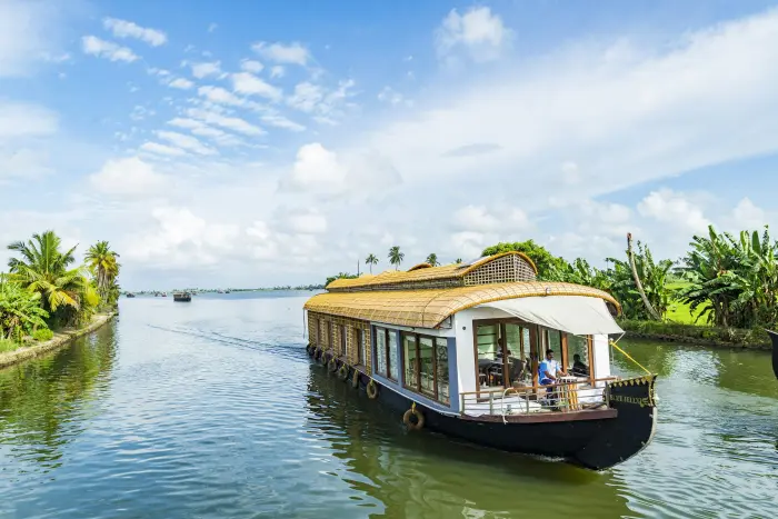 Munnar, Alleppey, and Kochi Tour Package for 4 Nights 5 Days