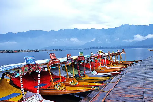 6-Day Romantic Kashmir Honeymoon Srinagar, Gulmarg, Pahalgam, Sonamarg