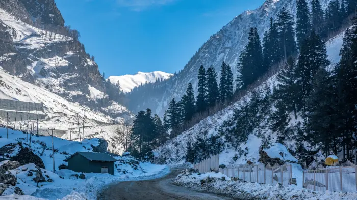 6 Days Kashmir Tour Package With Doodhpathri